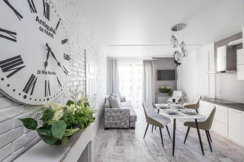 Цены на Good Time Apartment Business Center в Варшаве