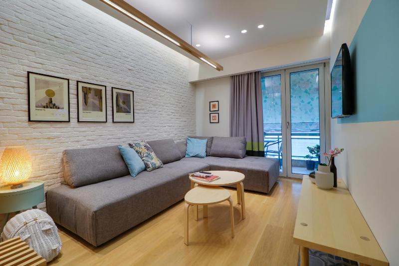 Superior Central Apt|3min to Metro|AC|Netflix|iMac — отель с удобствами в Афины