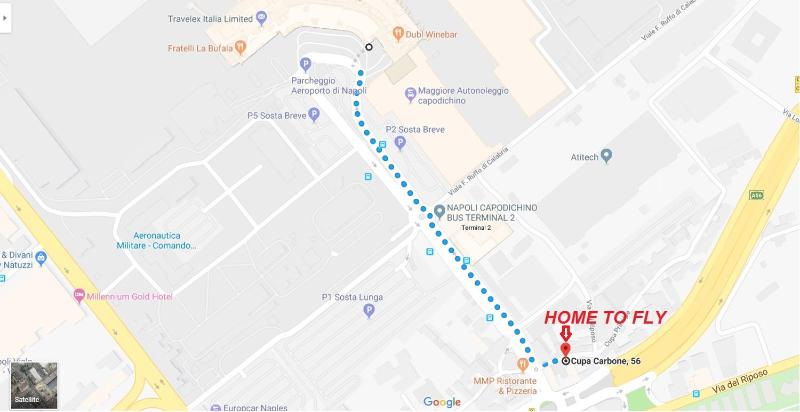 Home To Fly — отель с удобным расположением в Неаполе