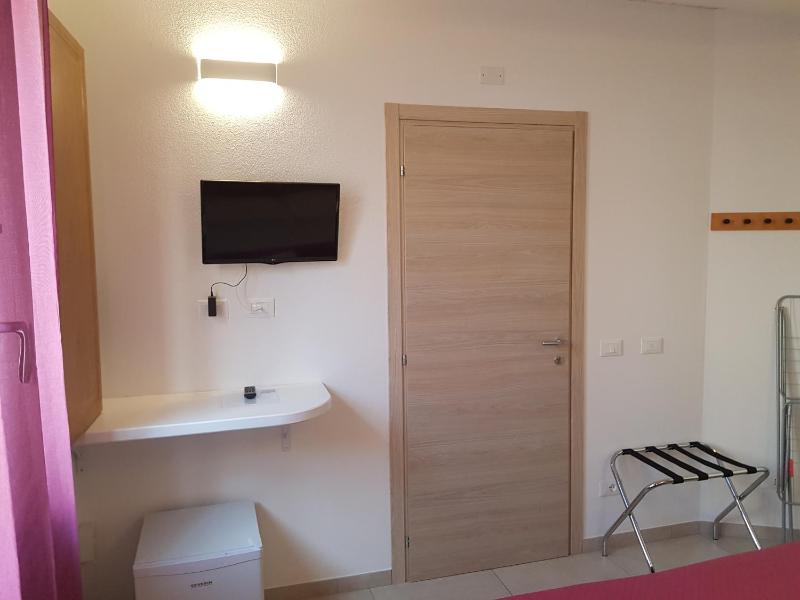 B. SINIS a Càbras - Accogliente B&B con giardino comune