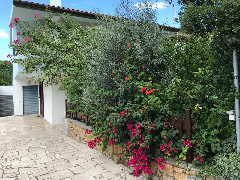 Villa Minzoni a Cala Ginepro - Deliziosa Casa Vacanze