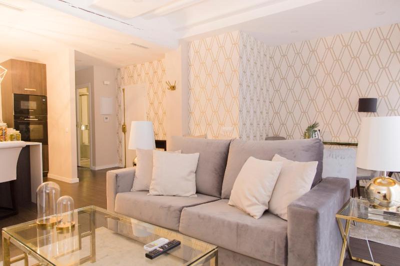 Julio Antonio Apartment Center — отель с удобным расположением в Валенсии