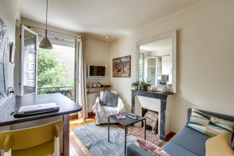 Apartment Tour Eiffel by Weekome — комфортный отель в Париже