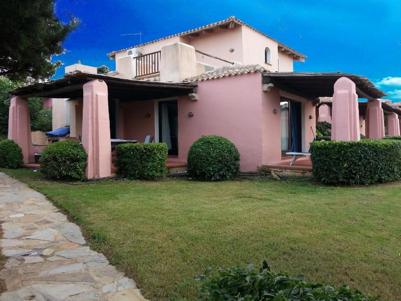 Villa Picasso A a Stintino - Accogliente villa piscina