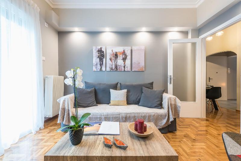 Elegant living at the heart of Athens — забронировать отель в Афины
