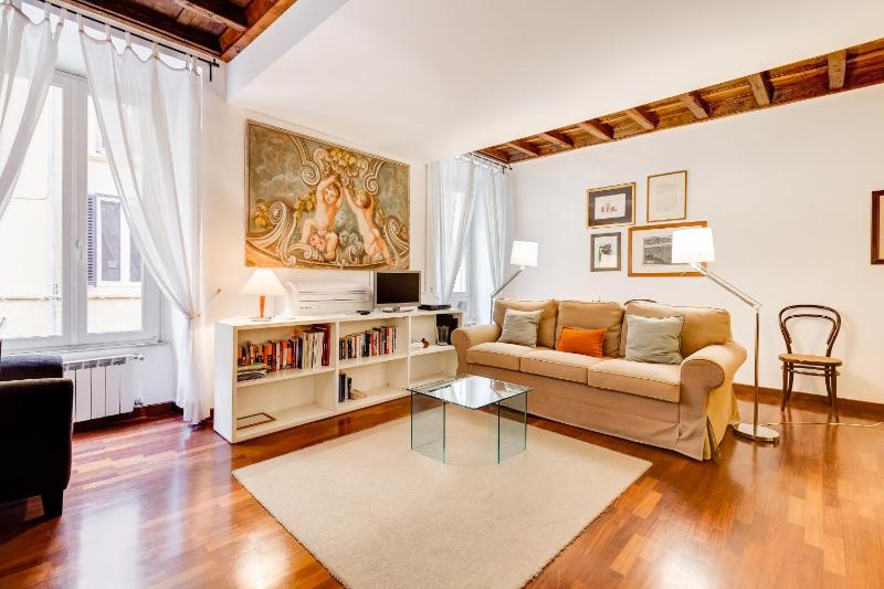 Diana-Spanish Steps House — комфортный отель в Риме