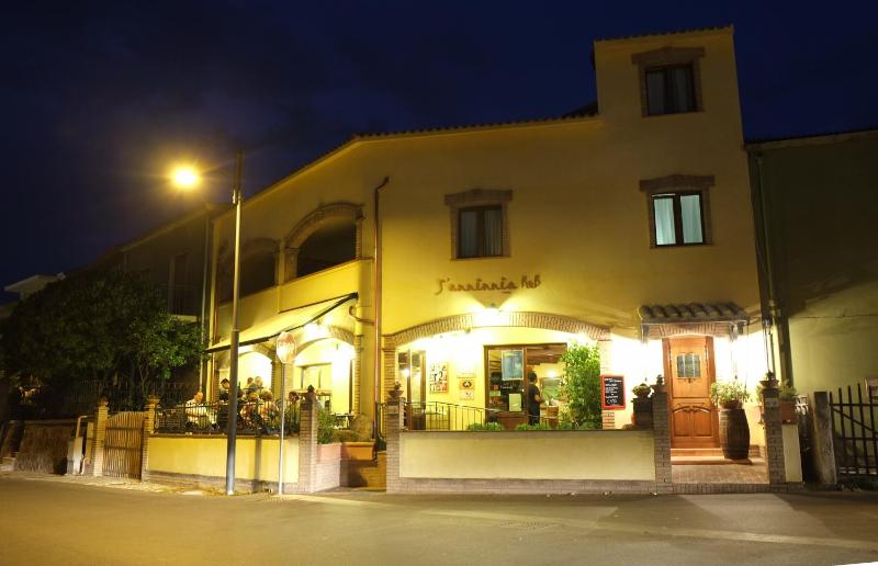 S'Anninnia a Gonnesa - Affascinante B&B con ristorante tipico