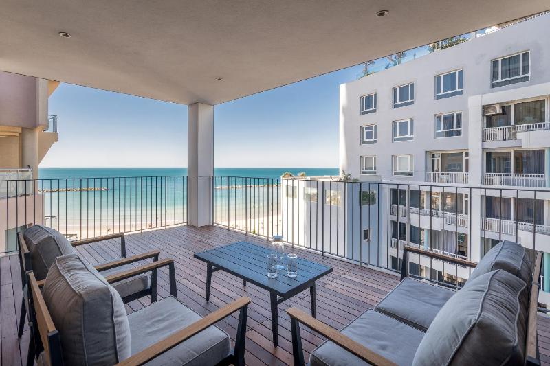 Front of Beach - Trumpeldor Street — отель с удобным расположением в Тель-Авиве