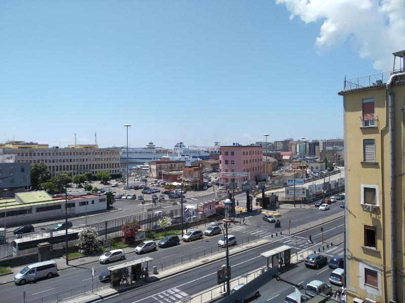 Casa al Porto — отель с удобствами в Неаполе