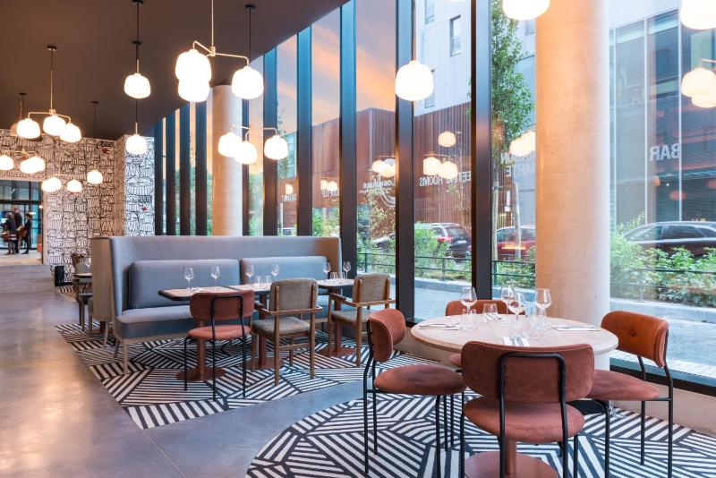 The Originals Boutique, Hotel Maison Montmartre Paris Les Puces — комфортный отель в Париже