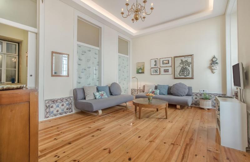 Correeiros Downtown - Historic Lisbon Apartment — забронировать отель в Лиссабоне