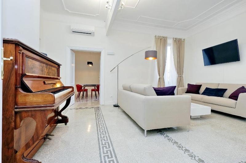 Modern Apartment Quirina 300 mt from Vatican — отель в Риме, Италия