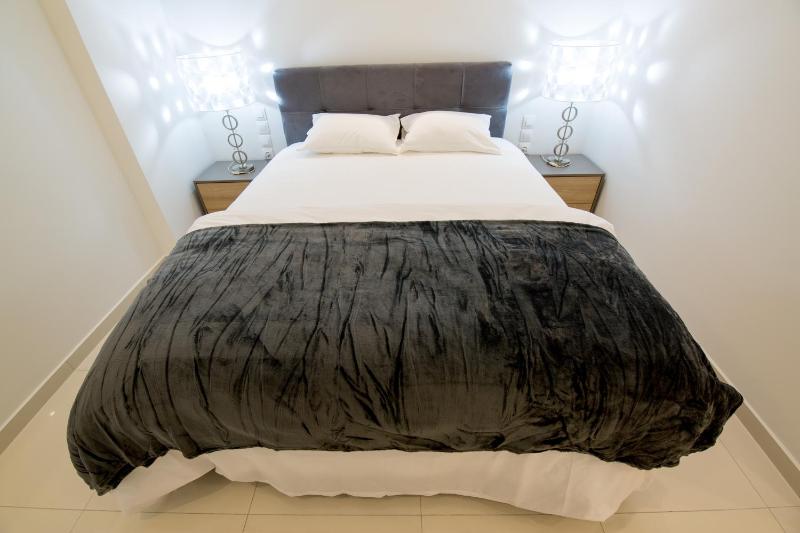 White Lux Apartment For 2 VIPGreece — отель с удобным расположением в Афины