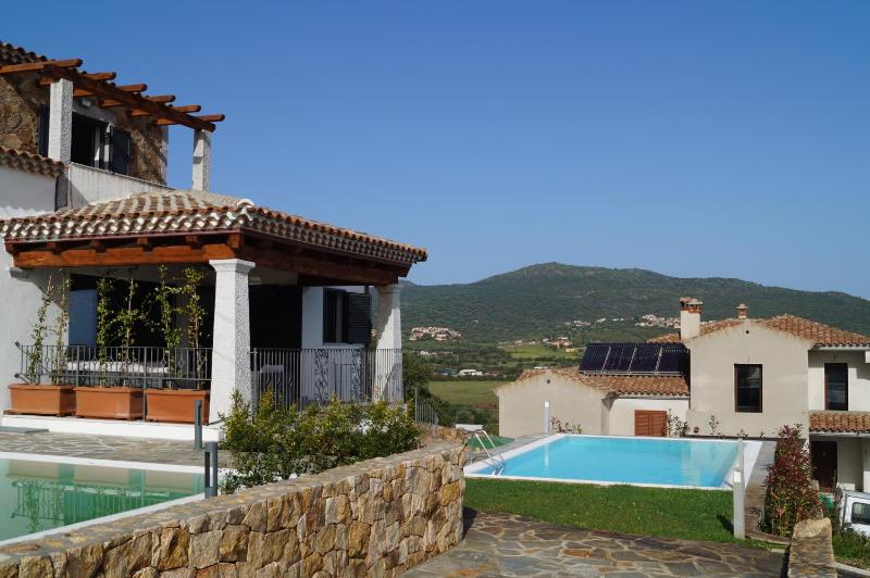 Villa Cavour a Budoni - Lussuosa villa con piscina e vista mare
