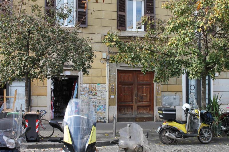 Цены на Casa Rossi Roma в Риме