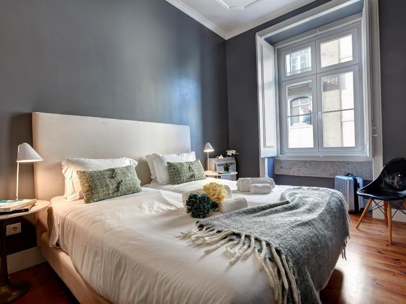 Цены на Lisbon Canaan Boutique Apartments Fanqueiros 114 by Get Your Stay в Лиссабоне