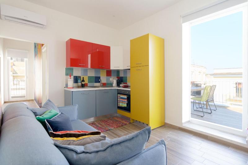 San Gennaro modern flat — забронировать отель в Неаполе