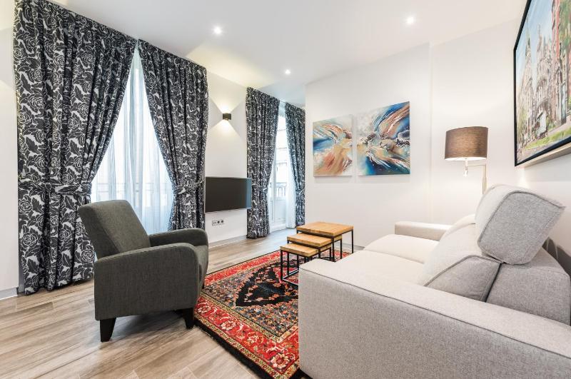 PUERTA DEL SOL CITY CENTER IV C — отель с удобным расположением в Мадриде