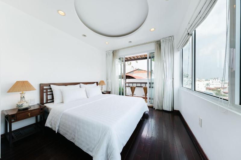 VietHome-Doorstep to Hoan Kiem Lake — отель с удобствами в Ханое