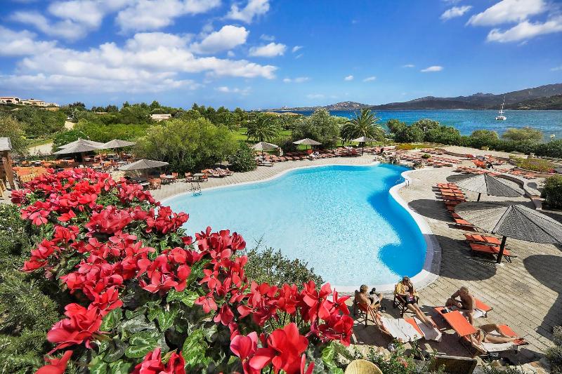 Resort Cala Di Falco a Cannigione - Lusso e Relax