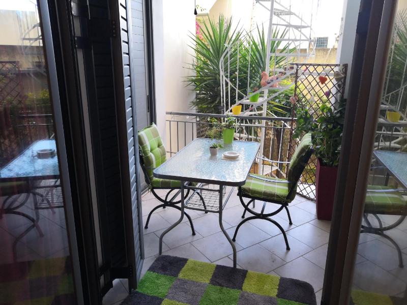 Barbara's appartment — забронировать отель в Афины