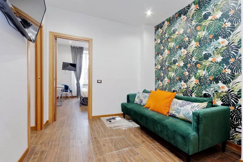 Style Apartment Julia 50 mt from Colosseum — отель с удобствами в Риме