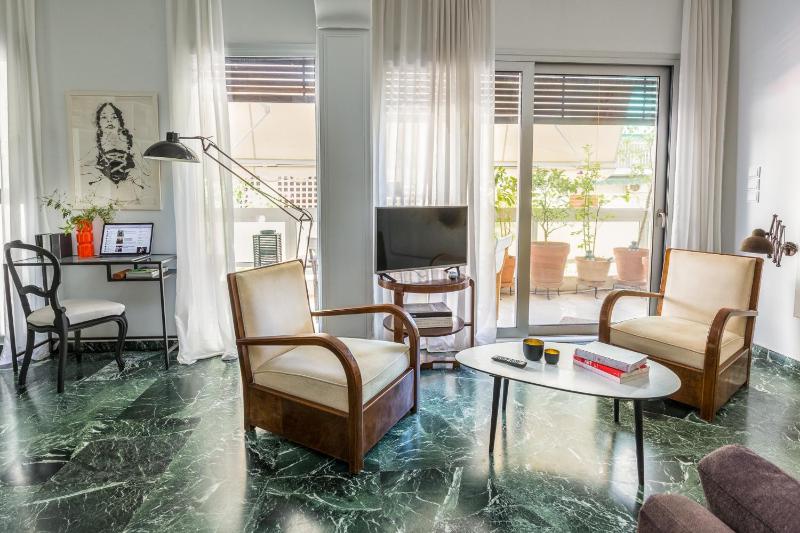 Magnificent Koukaki flat -Top Acropolis Location — забронировать отель в Афины