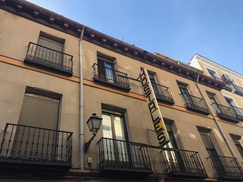 Hostal Los Perales — отель с удобствами в Мадриде
