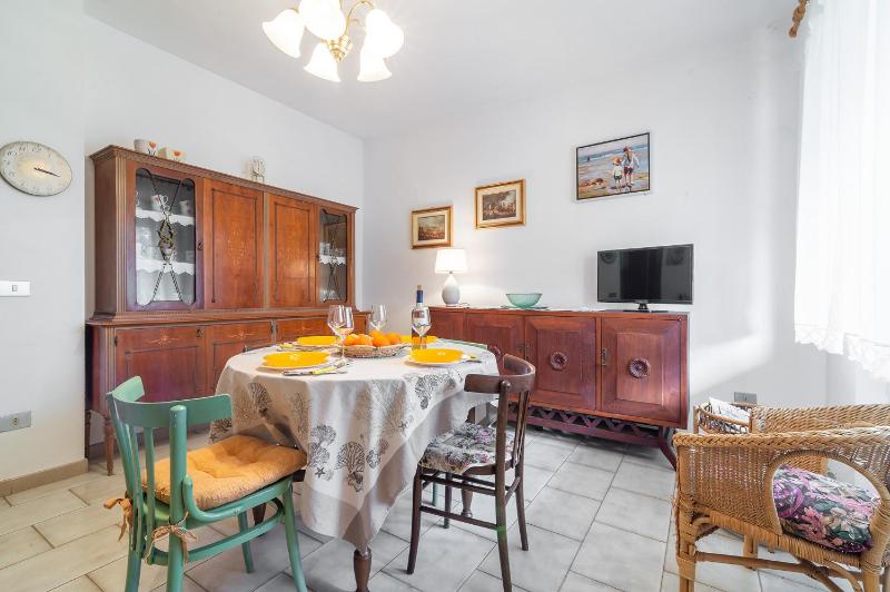 Casa Poeta a Cala Gonone - Incantevole Oasi con Giardino