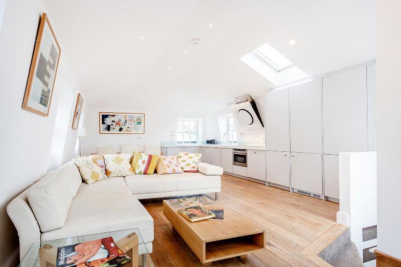 Beautiful 2 bedrooms apartment in Knightsbridge — комфортный отель в Лондоне