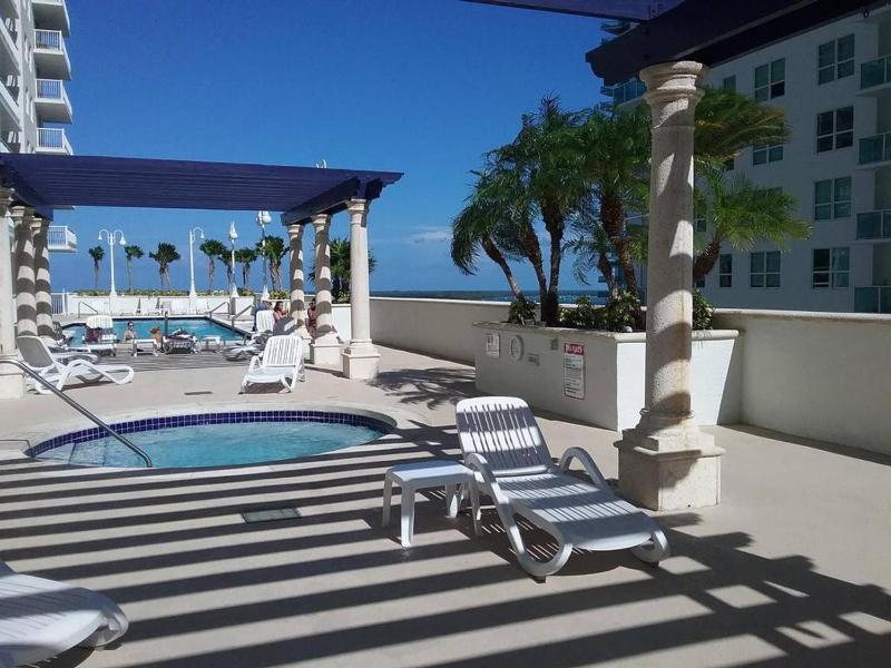 Centric Modern, Stylish Brickell / Miami + FREE Parking — комфортный отель в Майами