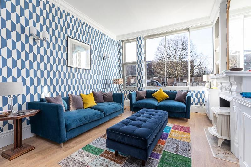JOIVY Gorgeous 3-bed maisonette in Westbourne Green with patio — отель в Лондоне, Соединенное Королевство