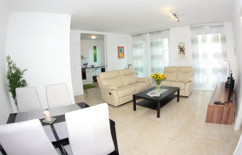 Rafael Kaiser - Paros Apartment - Contactless 24h Check-In — отель в вене, Австрия