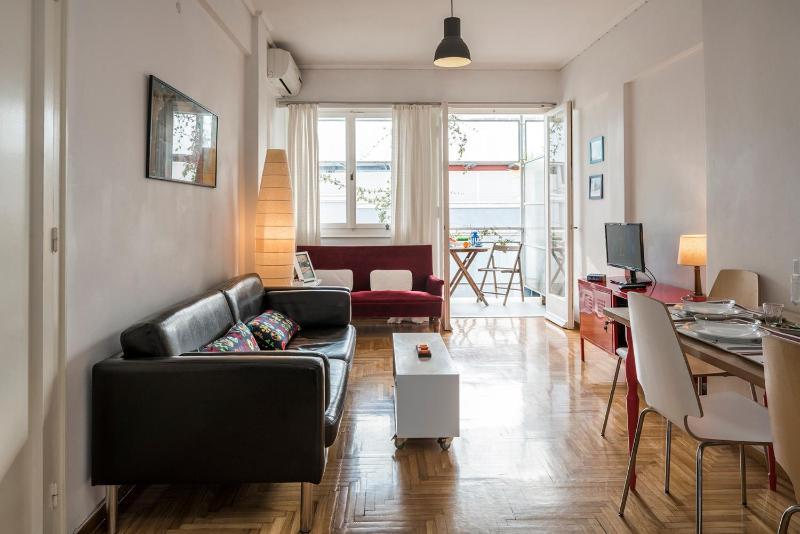 Цены на ULTIMATE LOCATION CENTRAL ATHENS в Афины