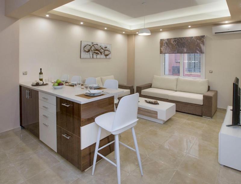Цены на Spacious & convenient place near Acropolis Museum by GHH в Афины