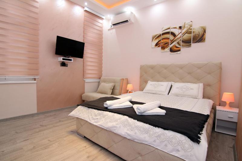 Lupino Apartments — отзывы гостей и цены