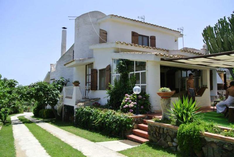 Villa Nicanda a Porto Columbu - Casa pet-friendly con giardino
