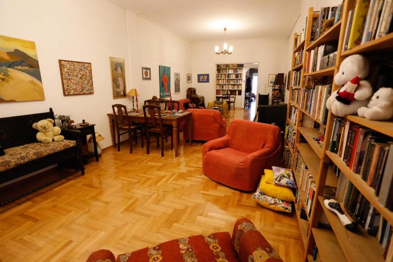Spacious, big apartment for 6 persons in the center of Athens — отель с удобным расположением в Афины