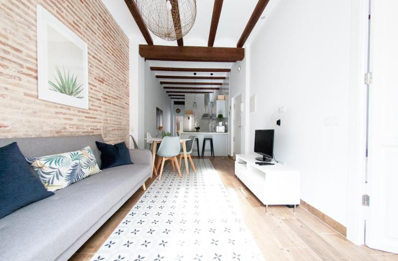 Beautiful Apartment In Botanic — отель с удобствами в Валенсии