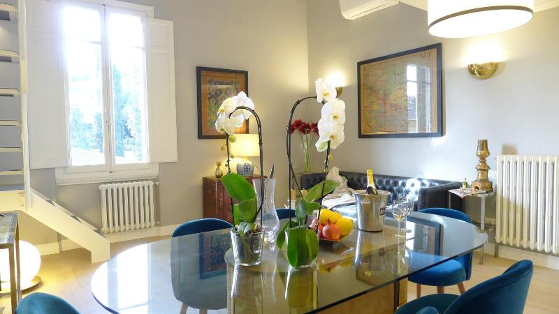 Prati Charming Apartment — забронировать отель в Флоренции