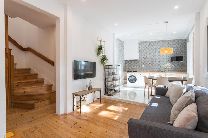 Alfama Tale Four-Bedroom Apartment w/ River View - by LU Holidays — отель в Лиссабоне, Португалия