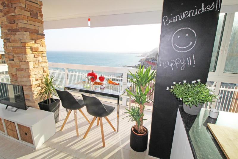 Vistas al mar. Gran salon. Playa a 1 minuto. WiFi — отель с удобствами в Аликанте