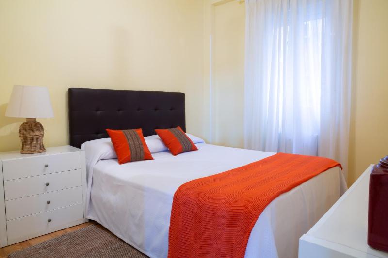 Apartamentos Duque Ventas — отель в Мадриде, Испания