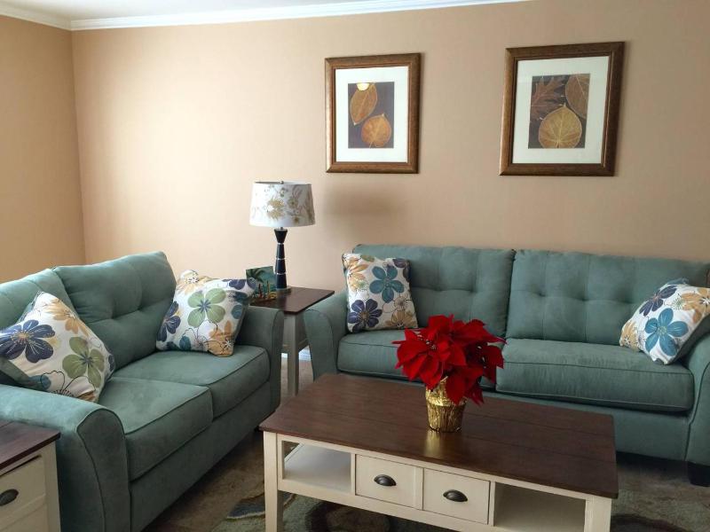 2Bedroom with Den and 2BA 4 Blocks to Santa Monica Beach — отель в Лос-Анджелесе, Соединенные Штаты Америки
