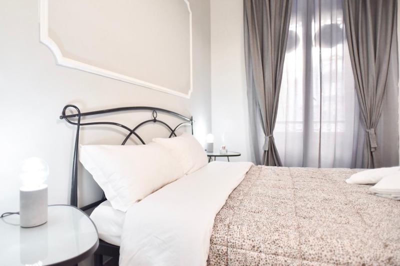 GuestHouse o Affittacamere Magenta Baylon Suite B — комфортный отель в Риме