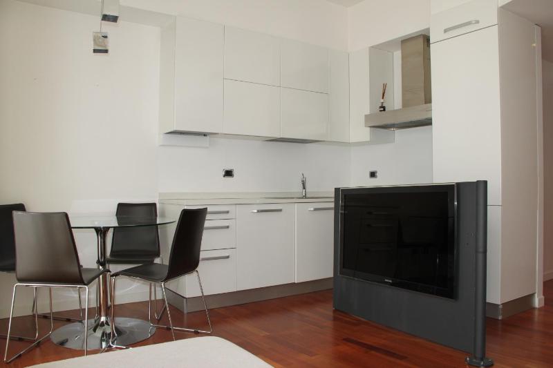 Maggiore Cozy Apartment — забронировать отель в Милане