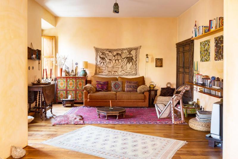 Charming Colosseum apartment — отель с удобствами в Риме
