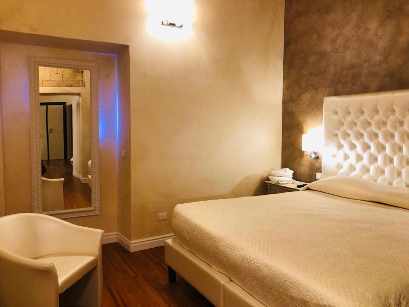 Luxury Apartment Frattina 34 Anelli — отель с удобствами в Риме