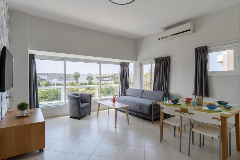 Sea Suites — отель в Тель-Авиве, Израиль