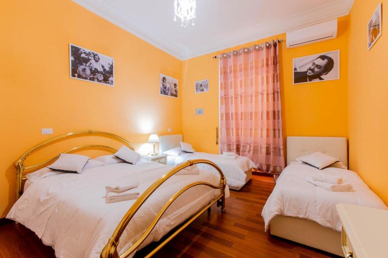 Flower guesthouse — забронировать отель в Риме